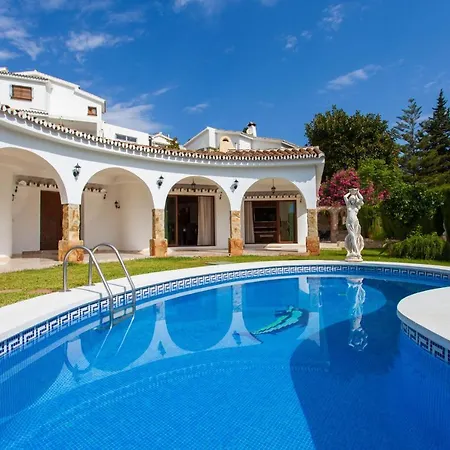Summer Offers! Fabulous Luxury Near The Sleeps 8 贝纳尔马德纳
