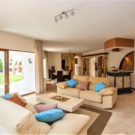 Summer Offers! Fabulous Luxury Near The Sleeps 8 别墅 *