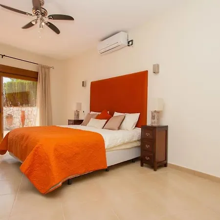 Summer Offers! Fabulous Luxury Near The Sleeps 8 别墅 贝纳尔马德纳