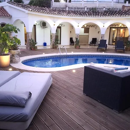 Villa Summer Offers! Fabulous Luxury Near The Sleeps 8 Benalmádena