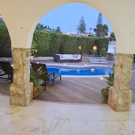Villa Summer Offers! Fabulous Luxury Near The Sleeps 8 Benalmádena